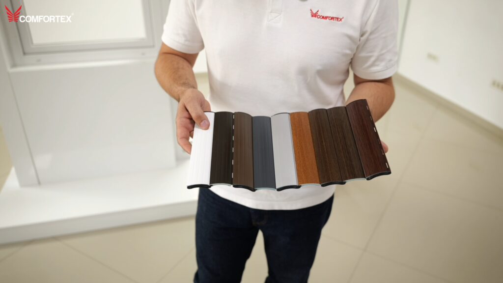 Ce culori sunt disponibile pentru rulourile exterioare Comfortex